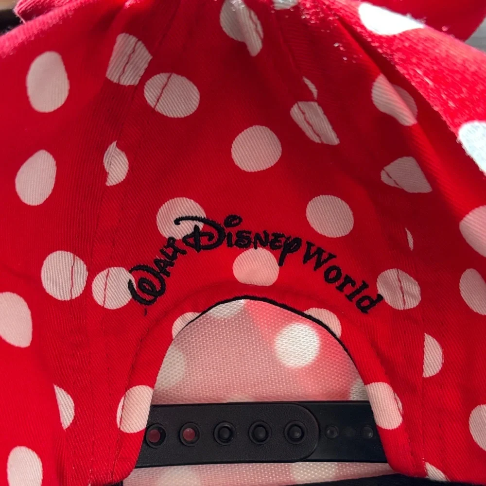 Disney Red and Black Minnie Mouse Hat w/ears and bow - Youth Size‎ - new